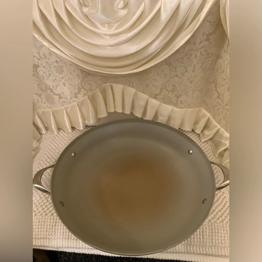 CALPHALON POT - Picture 2 of 6
